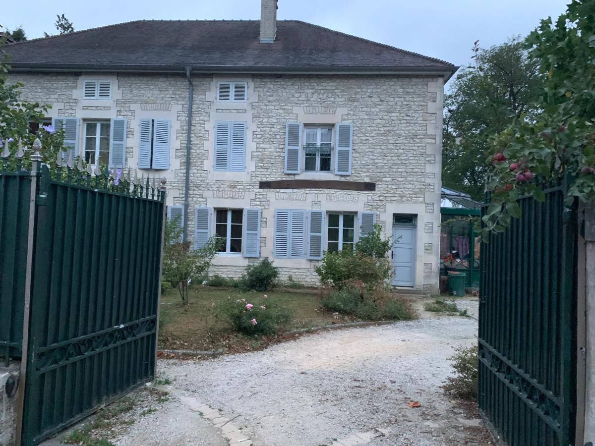 Chambres D'Hotes Dans Une Maison De Caractere Mussey-sur-Marne Экстерьер фото